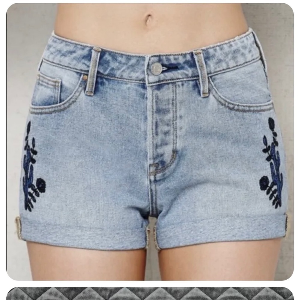 PacSun Size 24 Cactus Button Fly Embroidered Girlfriend Denim Jean Shorts Cuffed